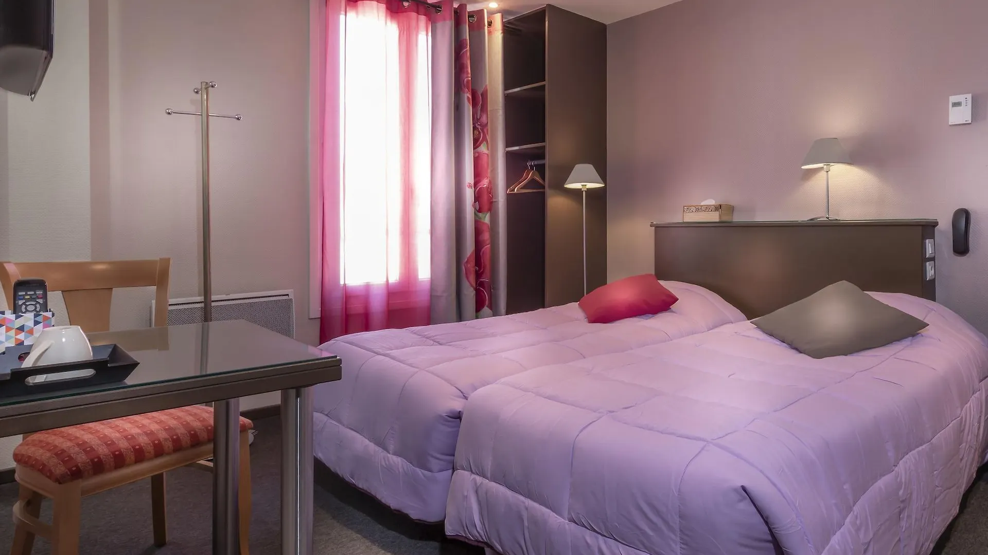 Montsouris Orleans Hotel *