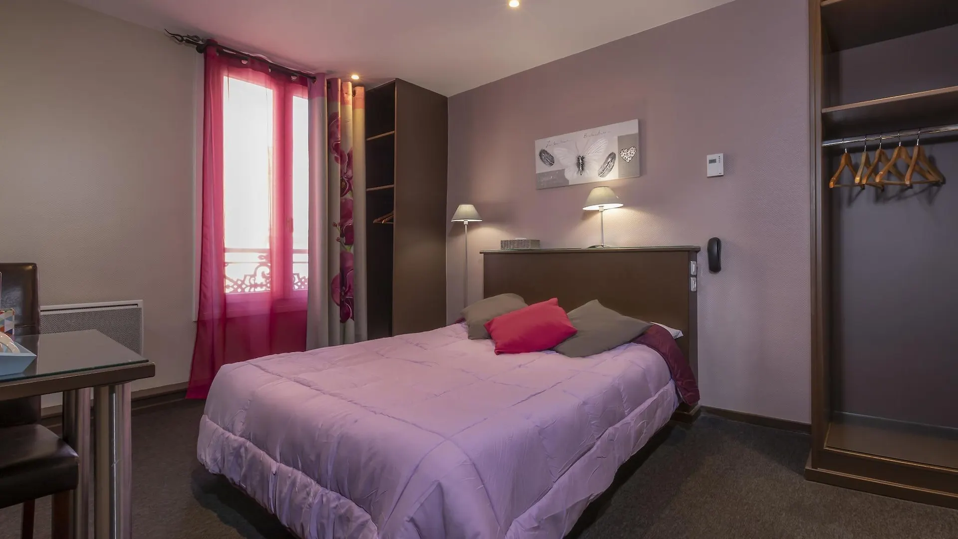 Montsouris Orleans Hotel *