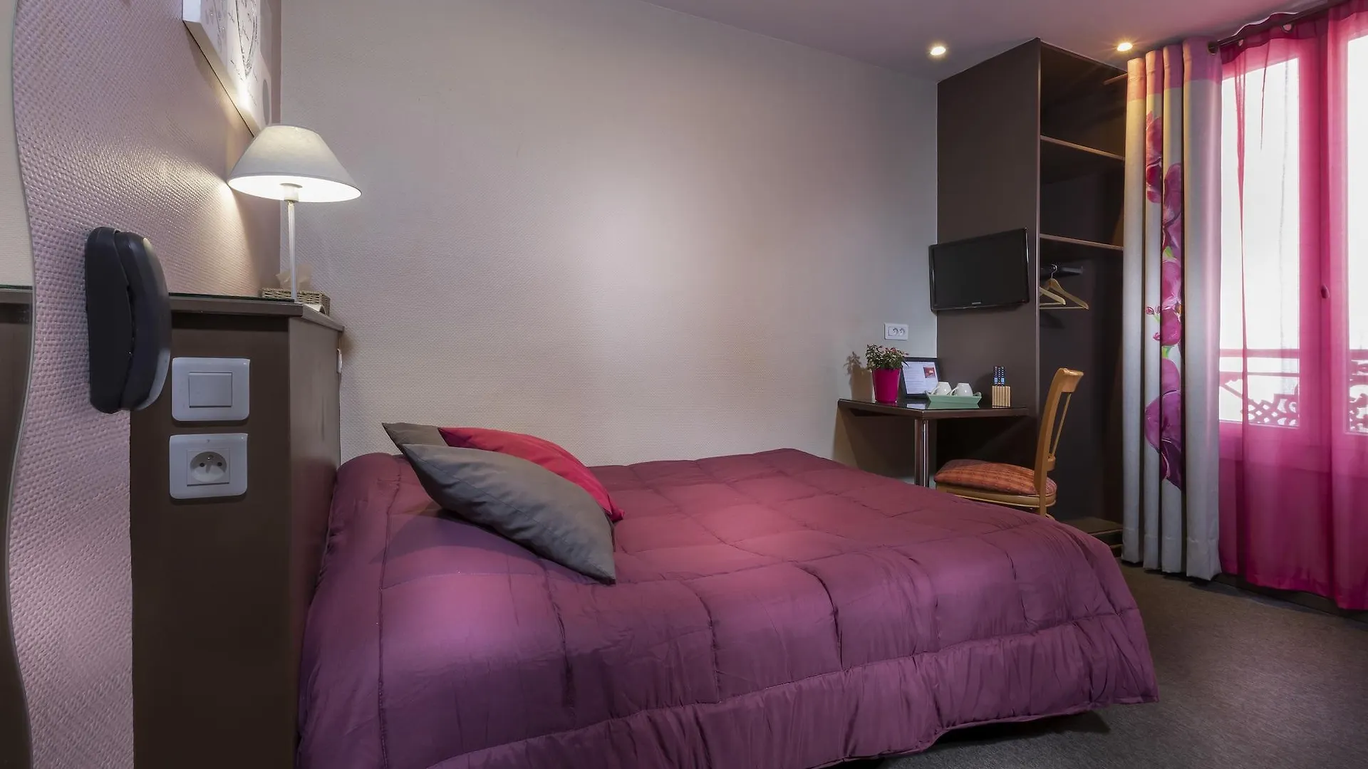 Hotel Montsouris Orléans *